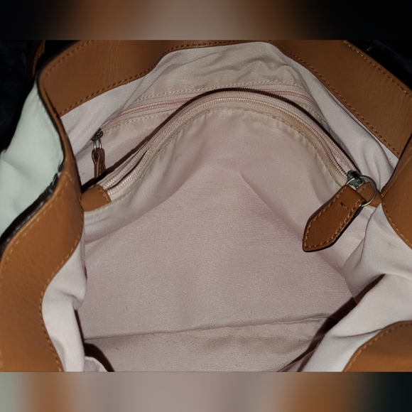 Coach Handbag - Picture 2 of 2